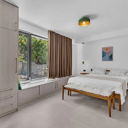 Adriatic Beachfront By Makarska Exklusiv Villa *